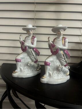 Vintage: White and Pink Porcelain Figurine Pair with Gold Accents